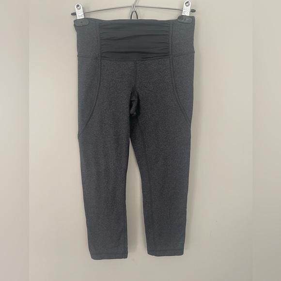 lululemon athletica Pants - Lululemon Cropped Leggings